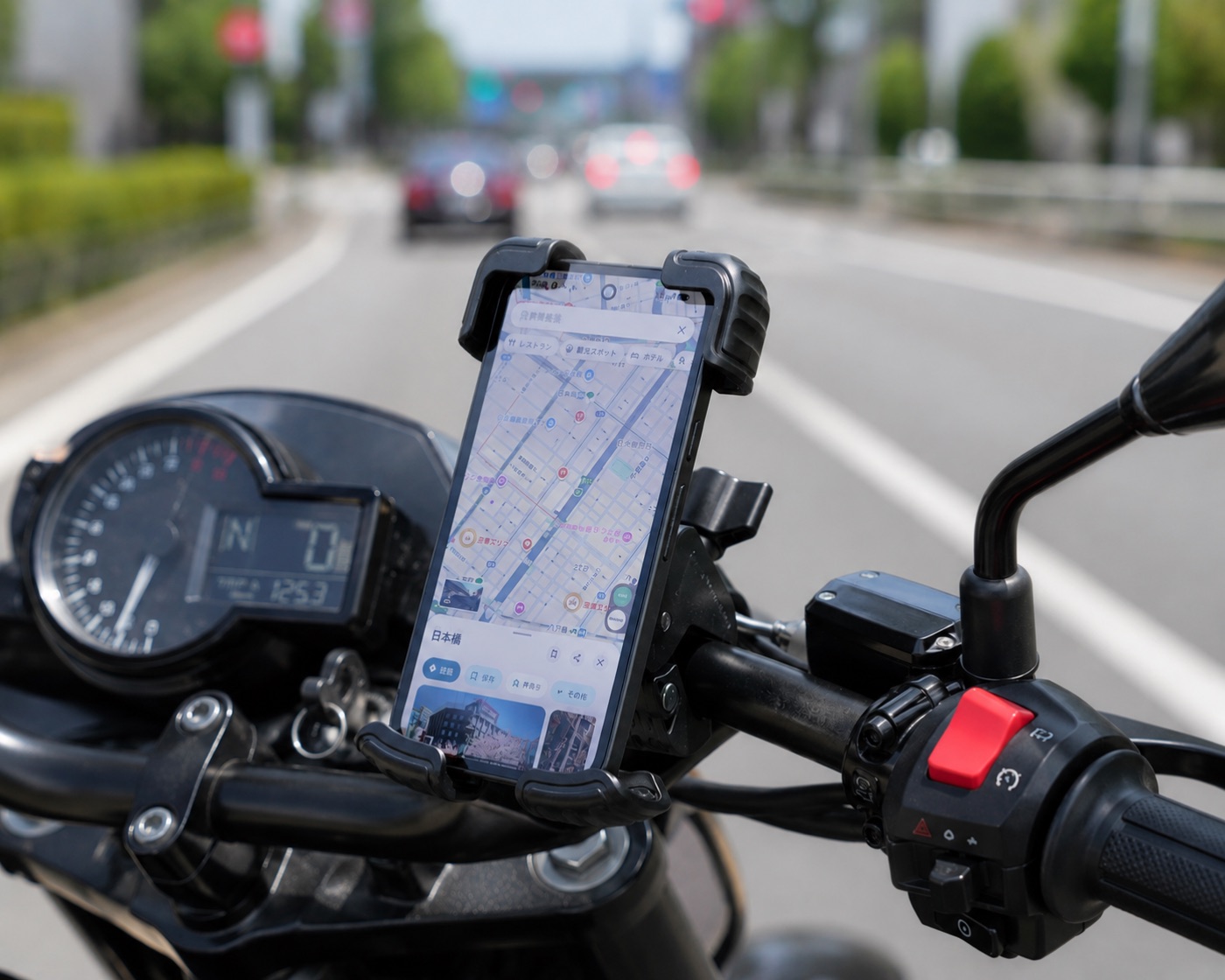 バイクにマウントしたアーム式スマホホルダーでナビを表示